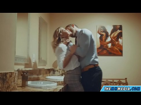 ❤️ Кад те прсата плавуша заведе у јавном тоалету ❤ Хард порно на sr.tukifporno.ru ❤